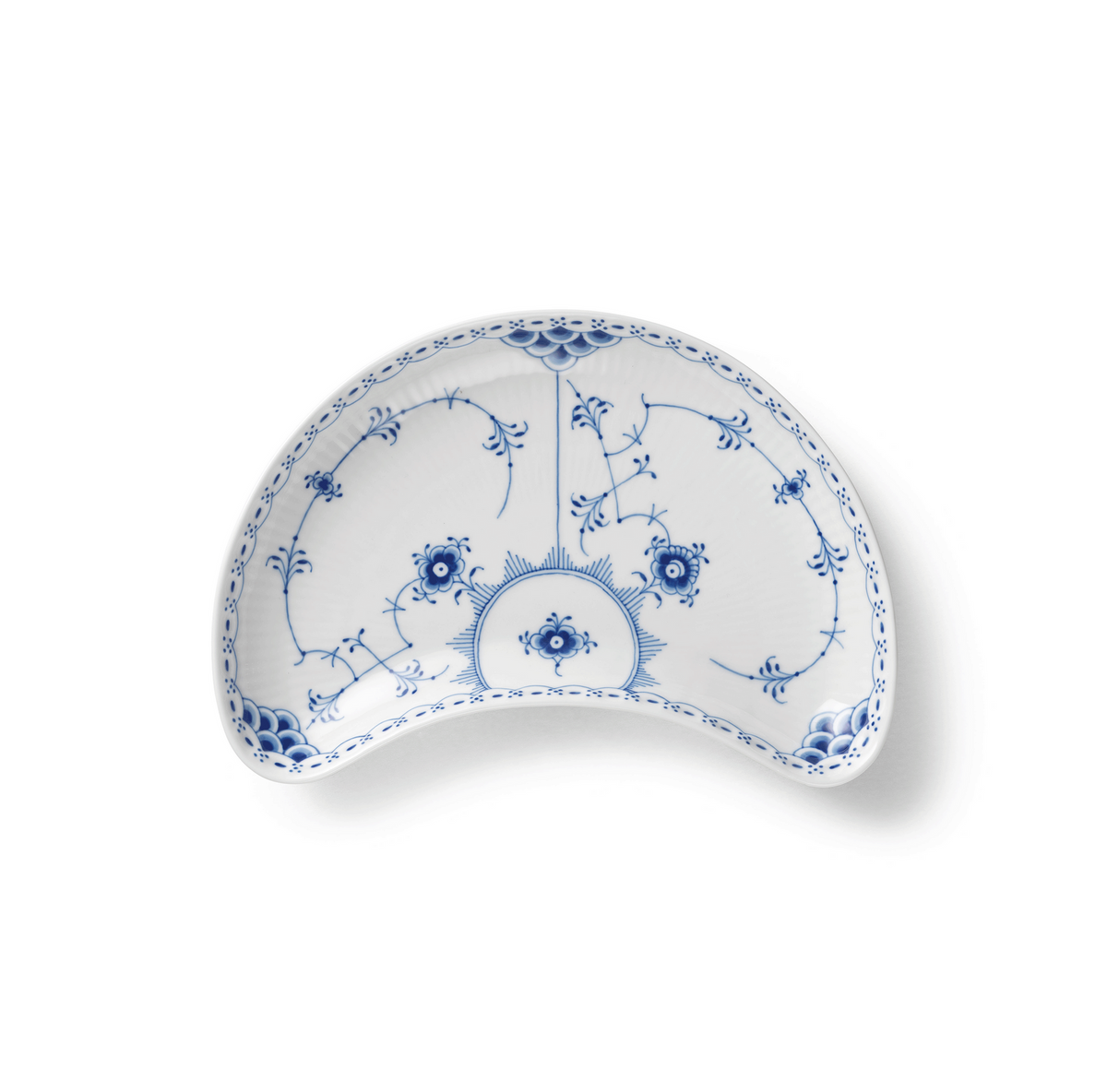 Blue Fluted Half Lace Half Moon Dish, 22 cm - US 1800