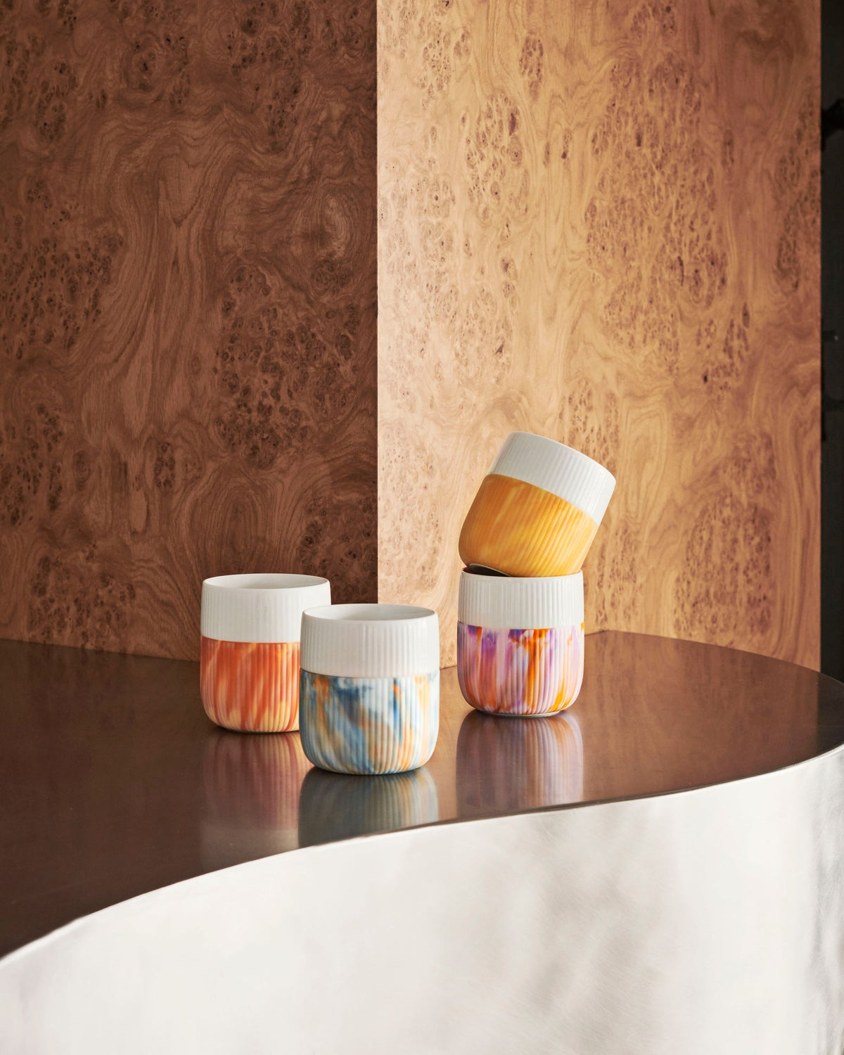 Fluted Contrast Marble Mug, Warm Ochre, 35 cl - US 2302
