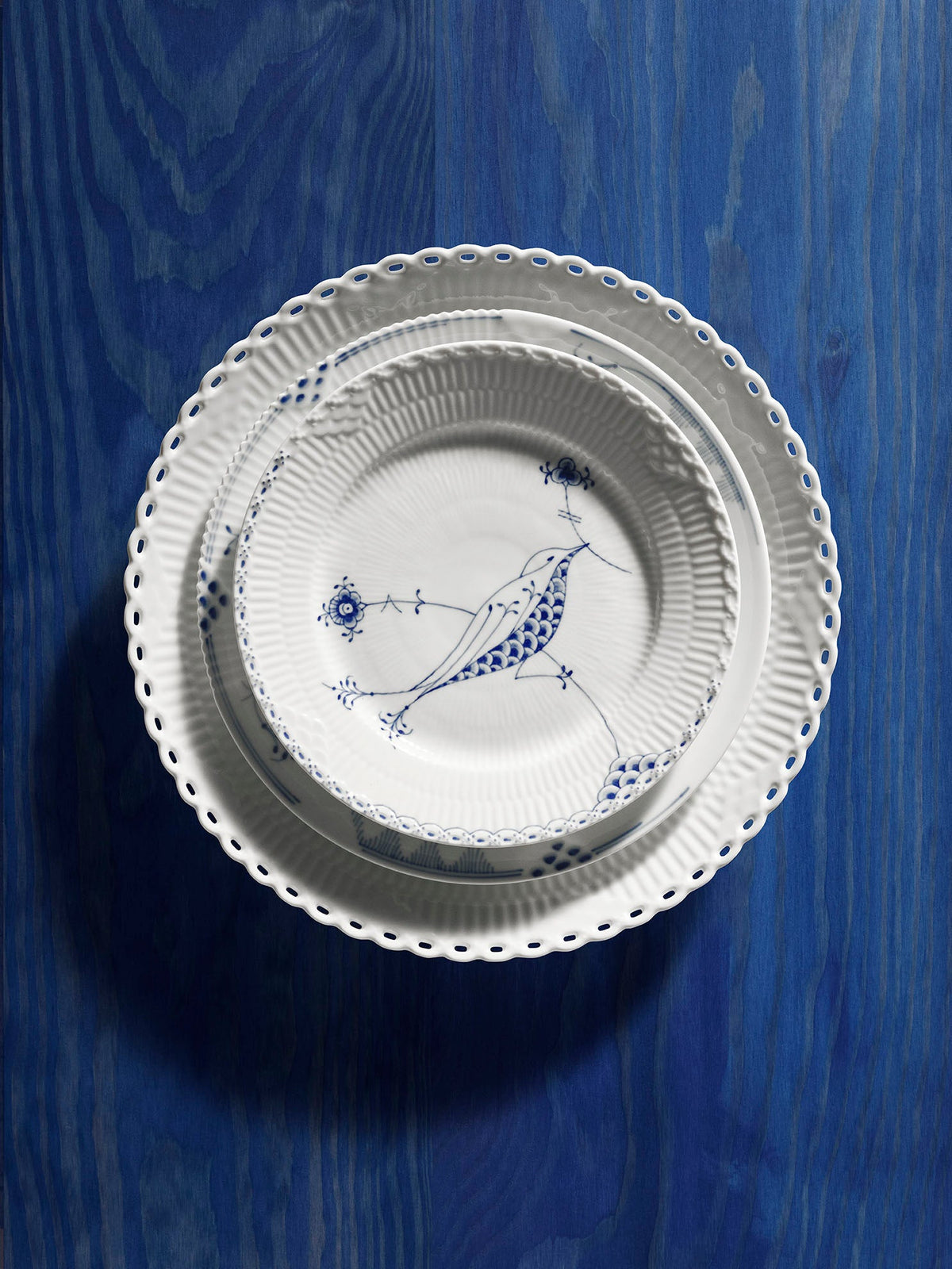 White Fluted Full Lace Plate, 27 cm - US 8162